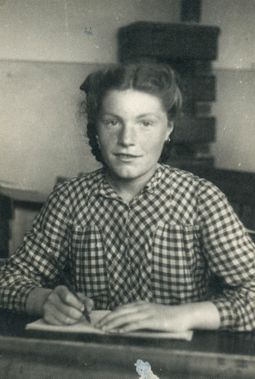 Elda Musiani in quinta elementare, scuola di Granarolo dell'Emilia, 1940